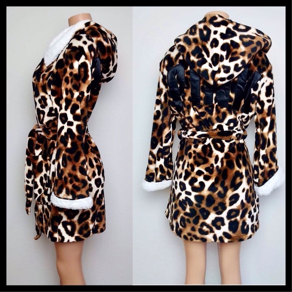 NIP PINK SHERPA LINED ROBE - Picture 5 of 6